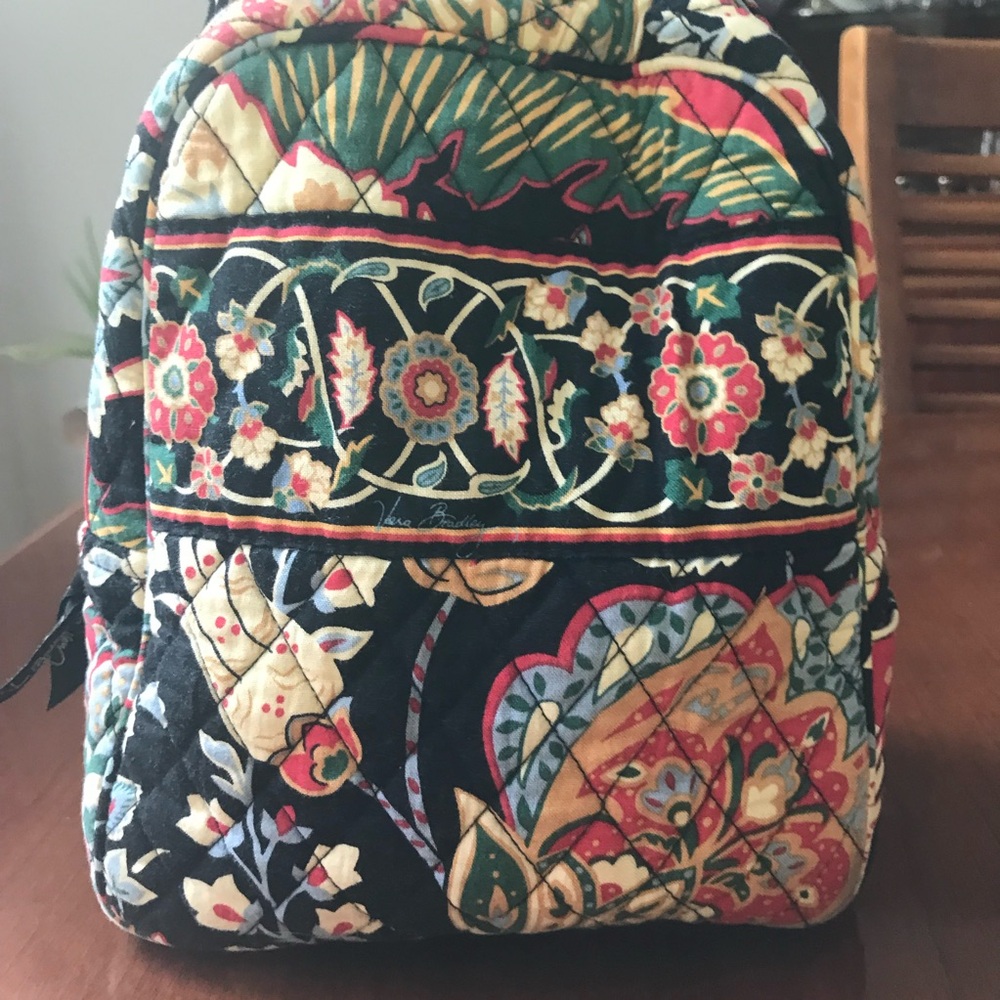 VERA BRADLEY Let’s Do Lunch Bag in Versailles Pattern - Picture 3 of 16